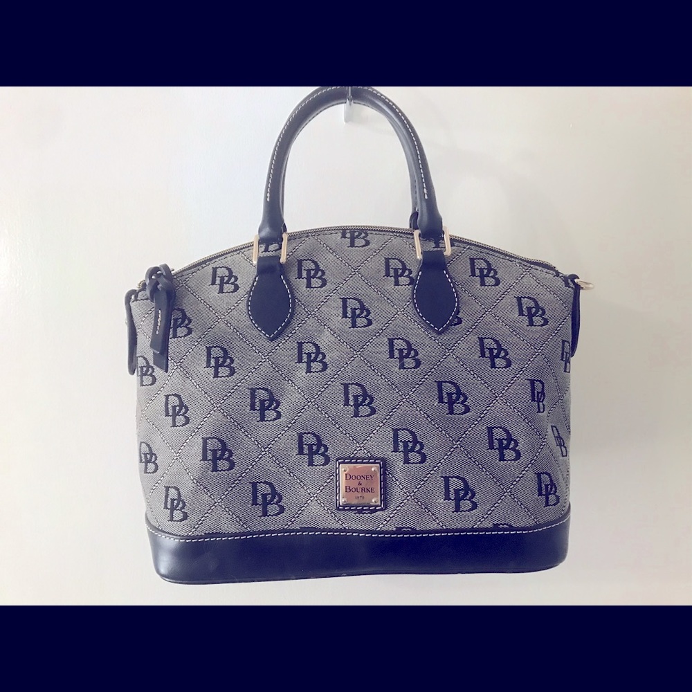 New Dooney & Bourke Handbag!! Perfect condition!